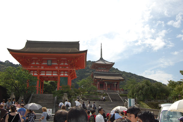 KyotoKiyomizu-deraTemple1